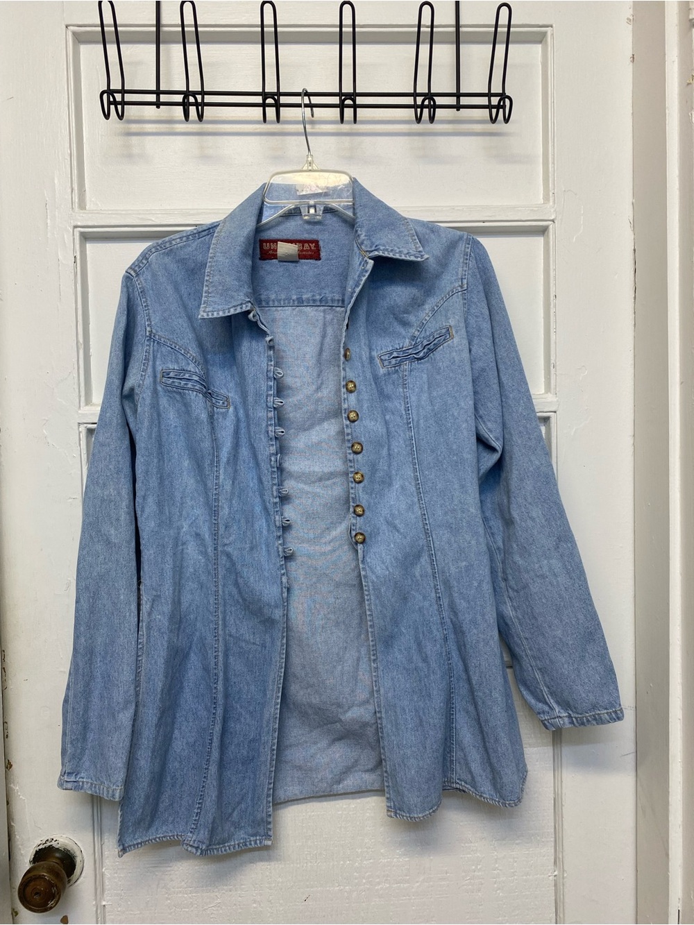Unionbay vintage denim light wash  jeans shirt women’s size medium side cut